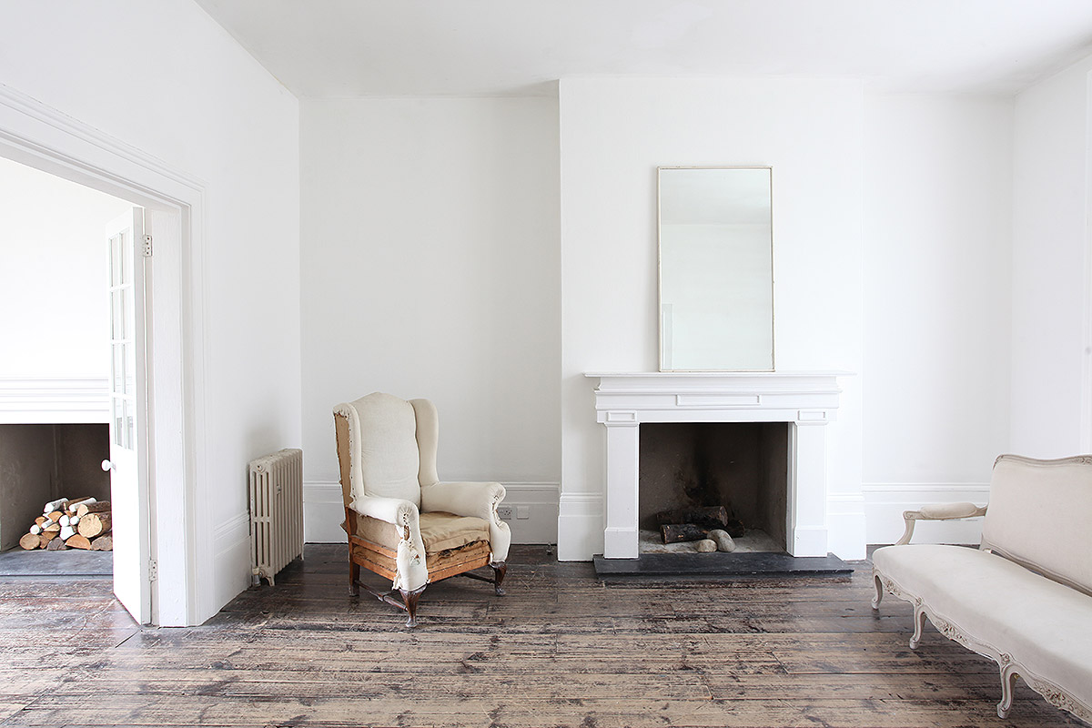 Large, versatile photoshoot space with great natural light at huge double fronted Victorian house